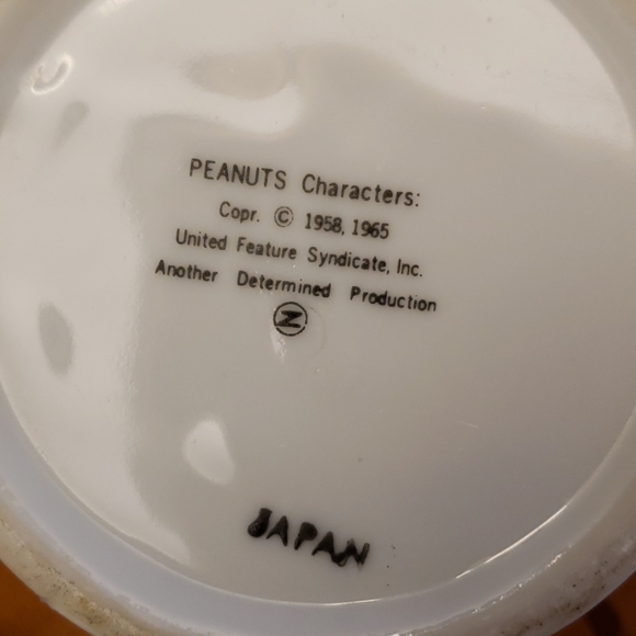 Vintage Peanuts Gang Christmas mugs - Picture 4 of 5